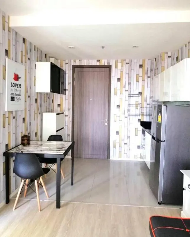 อยากนอนมองวิวสระ ต้องห้องนี้เลยจ้า ขาย Quinn condo ผนังติดวอลทังห้อง สวยแบบนี้ต้องจัดแล้วจ้า