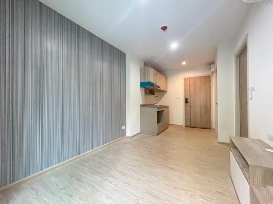 Urgent sale, The Excel Hideaway Sukhumvit 50, pool view room, nice price, you must hurry to reserve.