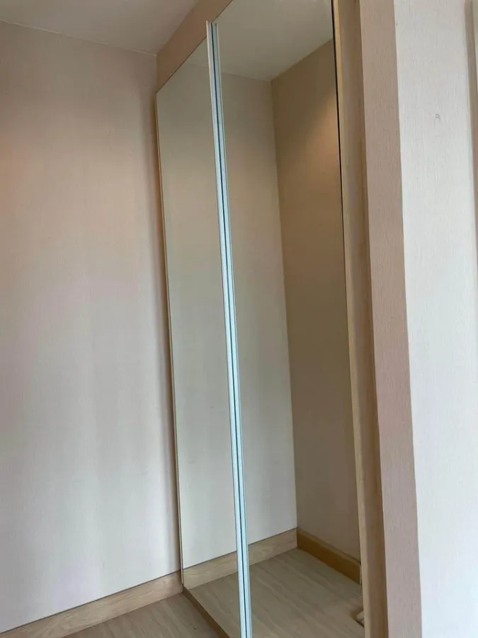 Condo for rent: The Privacy Ngamwongwan 18, 3rd floor, not very high, decorated in a warm style. If you don't book, you'll miss out.