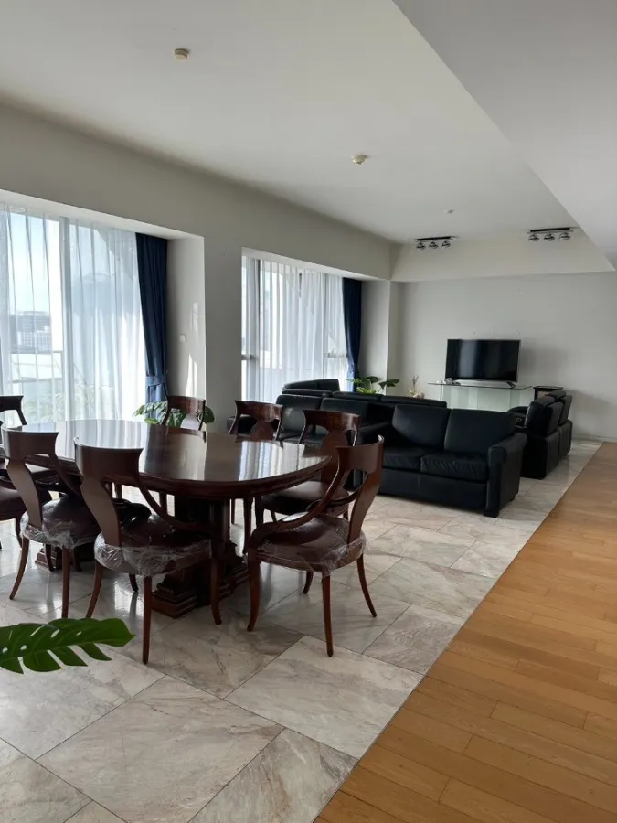Condo for sale, rent, The Met, very large room, separated into sections, beautifully decorated, ready for you to move in. Hurry and reserve before it