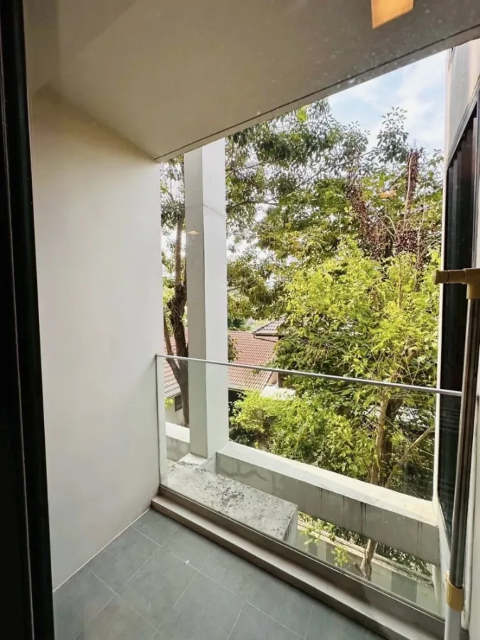 Sell/Rent Liv@49 Sukhumvit 49 room decorated in modern colors. The furniture is ready to move in. You can't reserve it anymore.