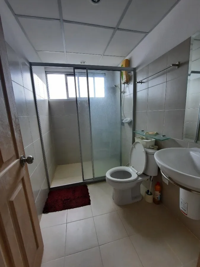 For rent!! Condo Supalai Park Asoke-Ratchada, corner room, complete with furniture + electrical appliances. Hurry and reserve now!!