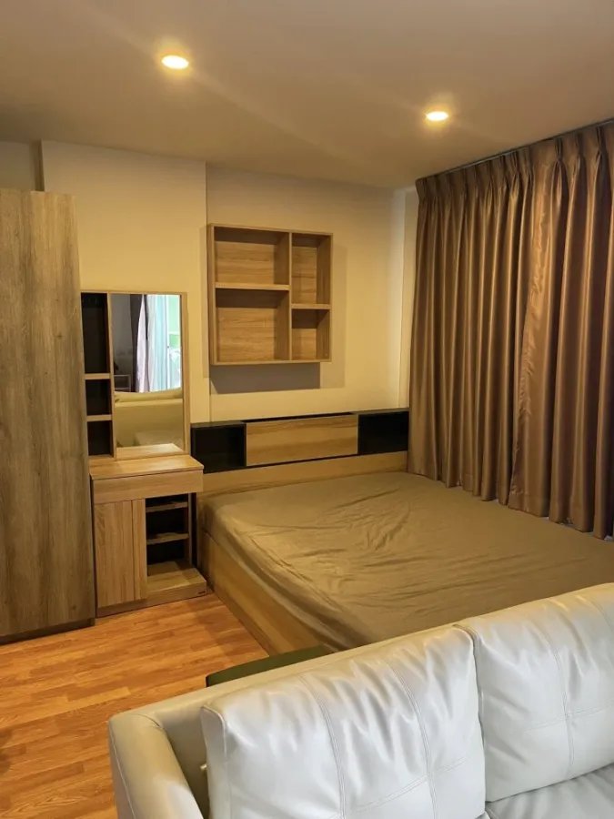 For rent: Lumpini Ville Pranangklao-Riverview, a lovely room with fully furnished and a washing machine included at a great price. Reserve now!