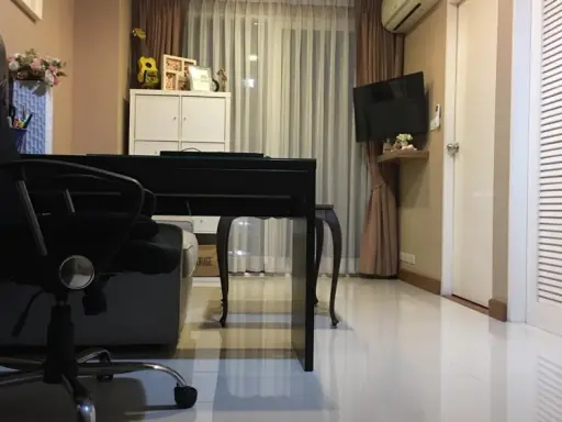 Sell Airlink Residence Romklao, corner unit with privacy There is a window on the side. The wind passes well. Book now. images