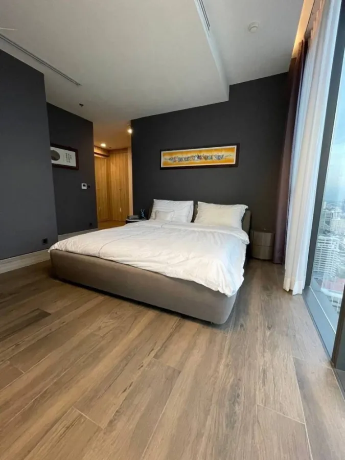 For sale, for rent!! Condo The Es at Singha Complex, Penthouse room, Rare Item, the most luxurious project next to MRT!!
