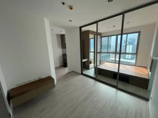 For sale, Ideo Mobi Bang Sue Grand Interchange, 24th floor, river view, high floor, empty room, airy, book now.