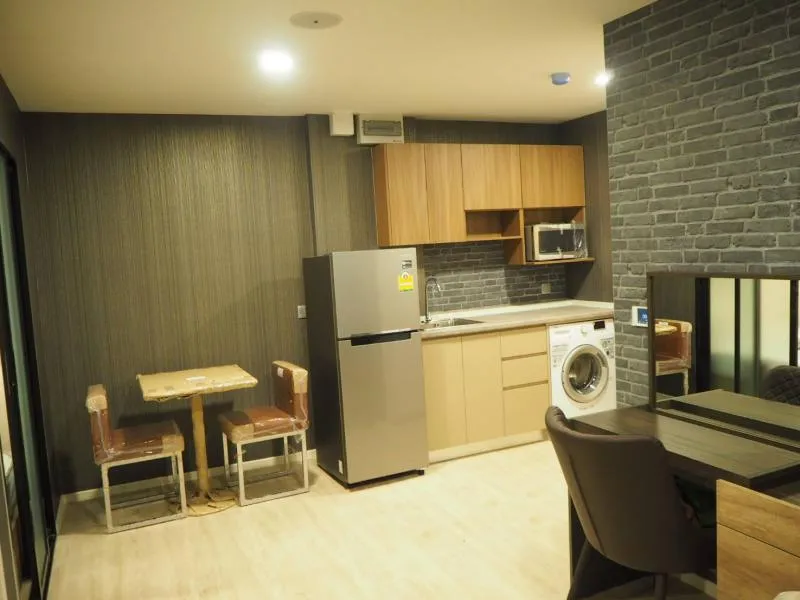 ด่วนน ห้อง 2 bed ตกแต่งสวยมาก ติดวอลทั้งห้อง ใหม่เอี่ยมอ่องแบบ 37 ตารางเมตร ค่าเช่าเพียง 17,000 บาท