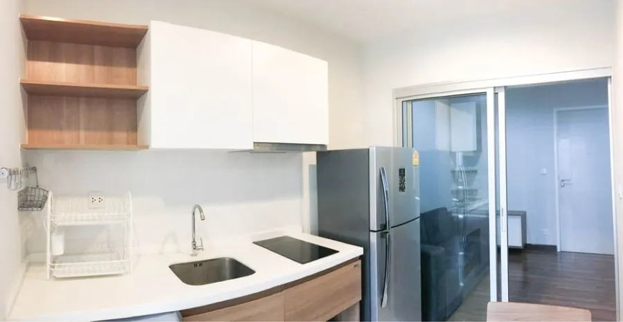 Centric Tiwanon Station for sale, fully furnished, ready to move in, complete with furniture + electrical appliances. Book now, don't miss it.
