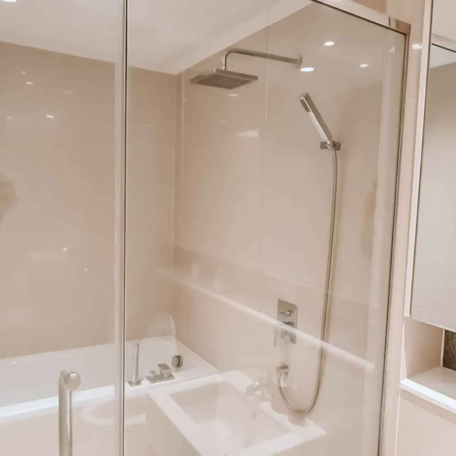 For rent H Condo Sukhumvit 43, new decoration, complete electrical equipment, ready to move in, near the train, book now!!