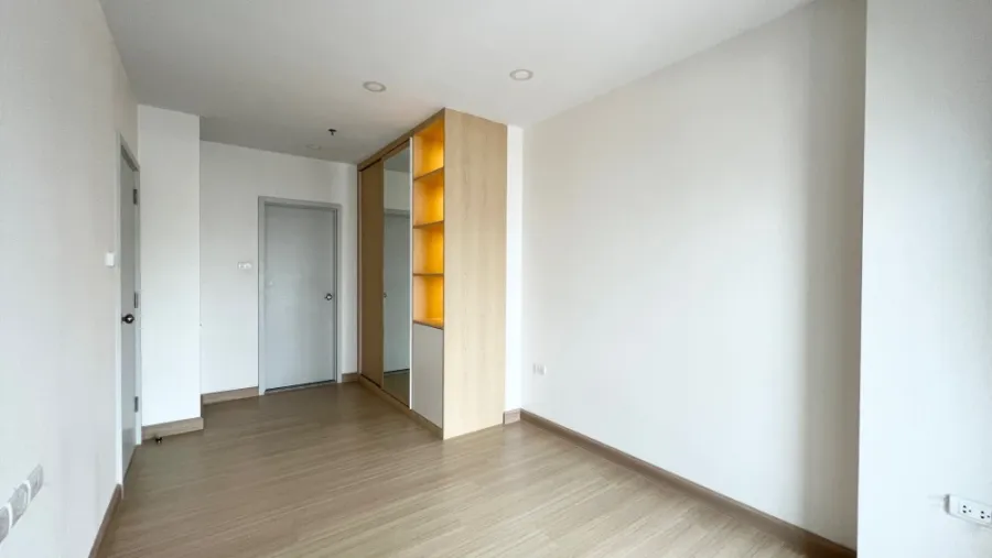 For rent Supalai Veranda Ramkhamheang, empty room, lots of usable space, those who like to decorate rooms should not miss it, hurry and book now.