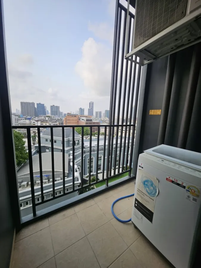 For rent: Supalai Loft Prajadhipok-Wongwian Yai, 1 bedroom, 1 bathroom. Great location, fully furnished. Book now!