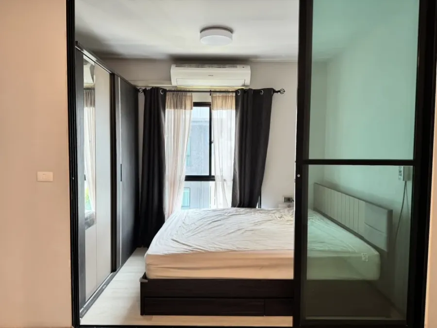 Selling UNIO Ramkhamhaeng - Serithai, 5th floor, partitioned unit, fully furnished. Interested? Book now! Urgent!