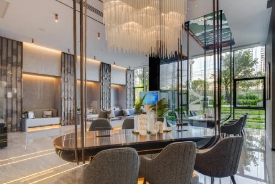 Sale down payment Condo One Nine Five Asoke-Rama 9 corner room facing north and east near MRT Rama 9.