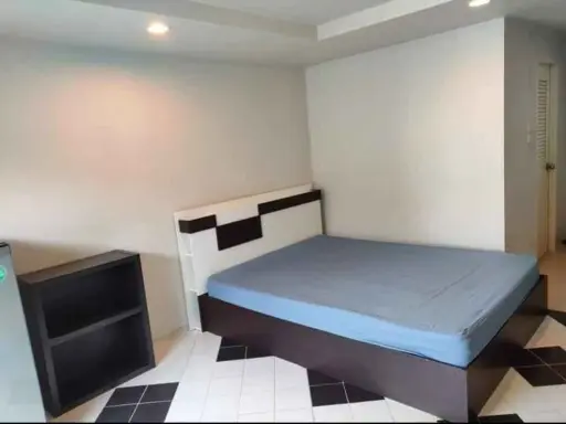 For rent, Family Park Ladprao 48, studio room, 3rd floor, fully furnished, good price like this, must hurry and reserve.