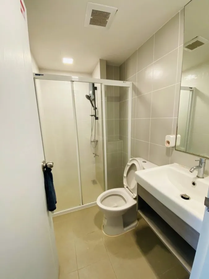 For sale, rent, Atmoz Chaengwattana, swimming pool view, built-in furniture, complete electrical appliances.