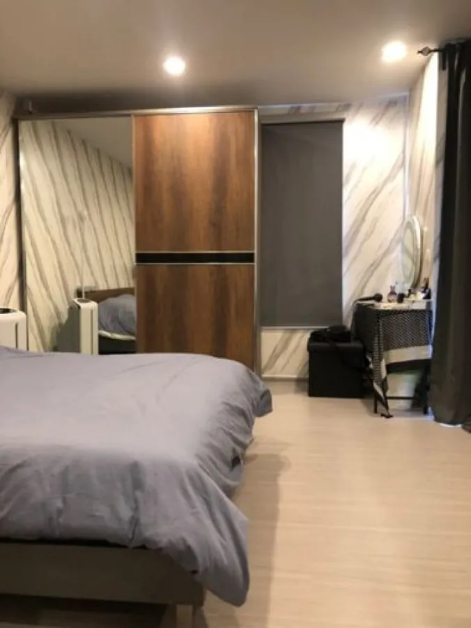 Quick sale!! Condo Aspire Sukhumvit-On Nut, 5th floor, Building A, brand new room. Good price to invest. Hurry up to reserve!!