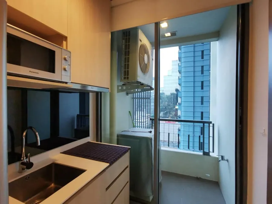 Condo for sale, Q Asoke Studio, 1 bath, high floor, fully furnished. Ready to move in, convenient transportation, urgent!!