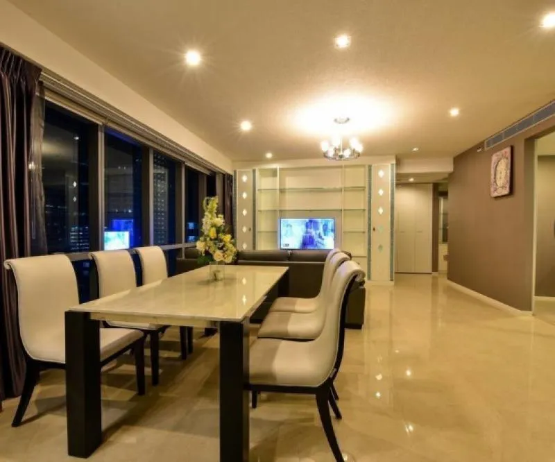 Urgent sale !! Condo The Room Sukhumvit 21, Duplex room 2 floors, 117 sq m, near BTS, ready to move in. Hurry !!
