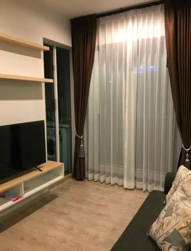 ให้เช่า Zelle Rattanathibet ห้องแต่งเรียบง่าย โทนน้ำตาลสวย วิวสูง บรรยากาศร่มรื่น เฟอร์ครบ
