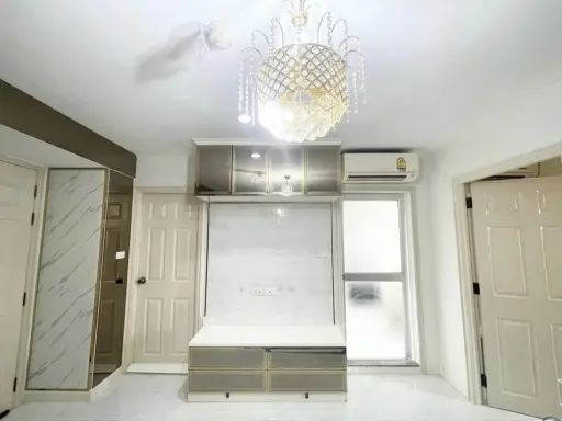 For rent, Lumpini Ville Ramkhamhaeng 44, fully built-in room, good Feng Shui, high floor, beautiful view. If interested, reserve now, urgent.