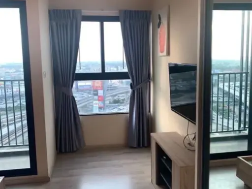 Plum Condo Central Station for sale, 20th floor, nice room, comes with complete decoration, reserve now.