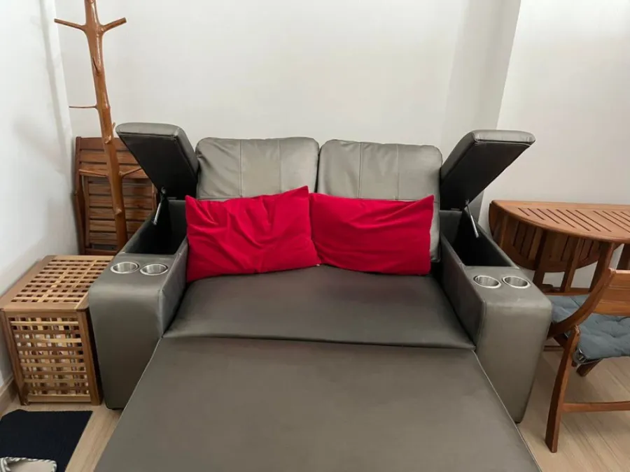For rent Supalai Loft @ Talat Phlu Station complete with electrical appliances Comes with a fully adjustable sofa. Book now.