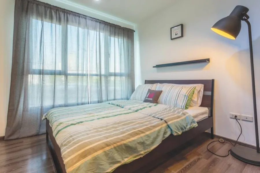 Urgent sale!! The Base Park West Condo, very good location, good environment. Don't wait, just grab your bags and move in!!
