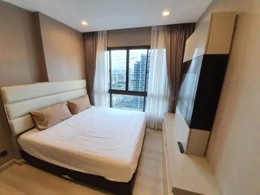 For rent, The Signature By Urbano, fully furnished. Grab a target and come in. images