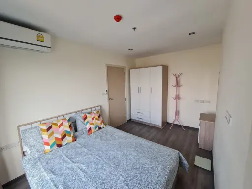 For rent!! Condo Rich Park Triple Station, 16th floor, swimming pool view. Fully furnished, ready to move in, hurry and reserve now!!