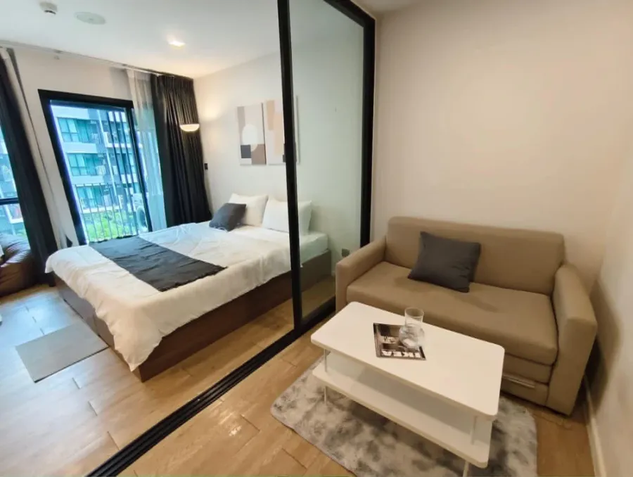 Kave Town Space for rent. Beautifully decorated room with full furniture. Great location, lovely garden view. Don't just look, book it!