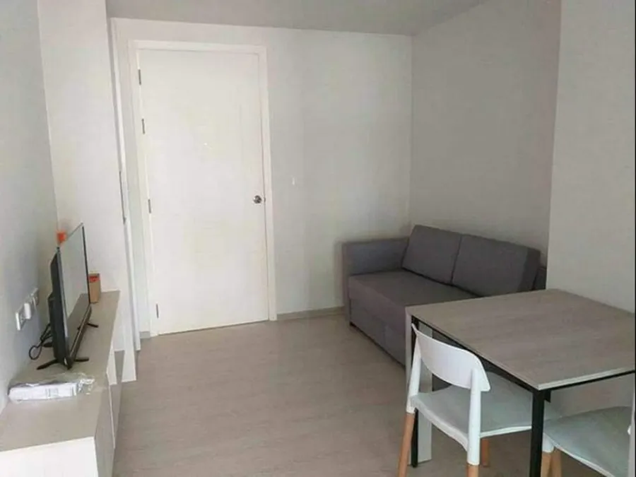 For rent The Kith Plus Phaholyothin-Khu Khot. Large corner room, river view, complete furniture and electrical appliances. Book now.