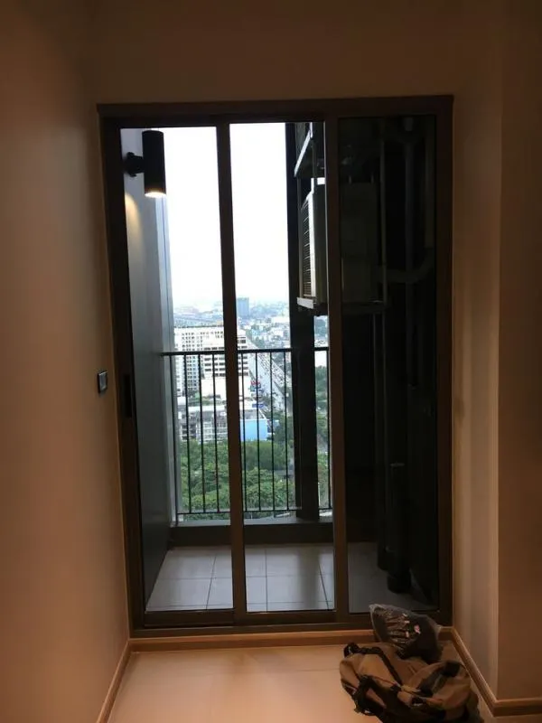 Sell Whizdom Station Ratchada-Thapra, empty room, 1 bedroom, 1 bathroom, decorated as you like, high floor, do not wait to buy