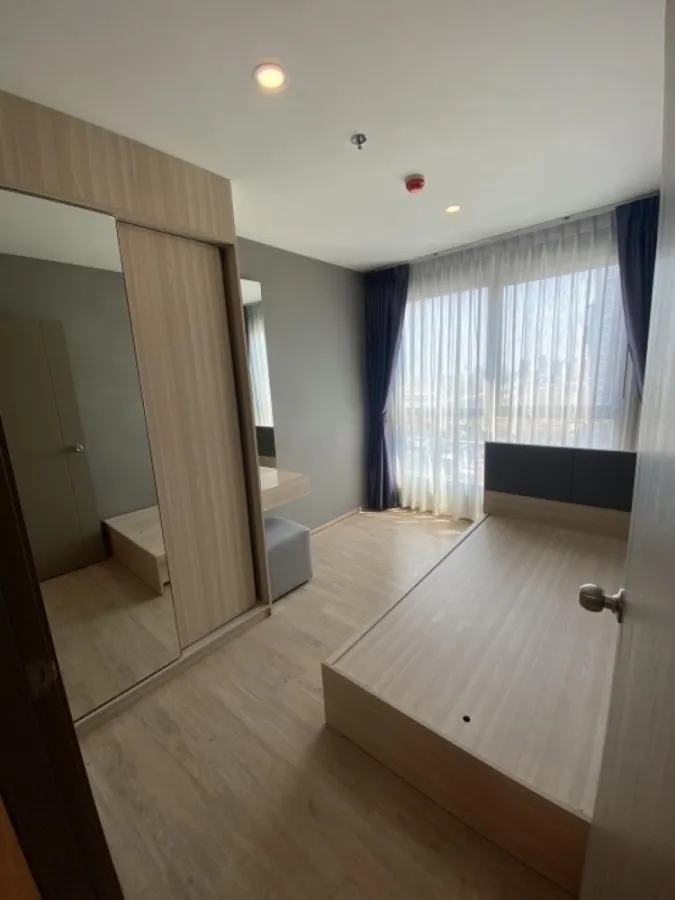For sale: Ideo O2, 21st floor, pool view, beautiful room, comes with complete decoration. If you are interested in becoming an owner, reserve now.