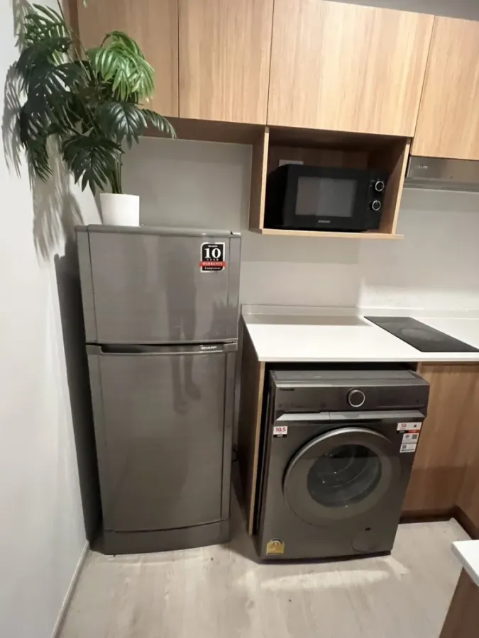 Selling Nue Noble Centre Bangna. Well-designed space with complete functionality, fully furnished and equipped with appliances.