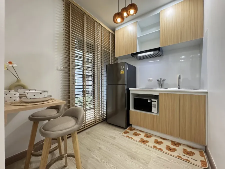 For sale: The Trust Condo in Central Pattaya. Beautifully decorated throughout. Minimalist style. Very livable. Ready to move in.