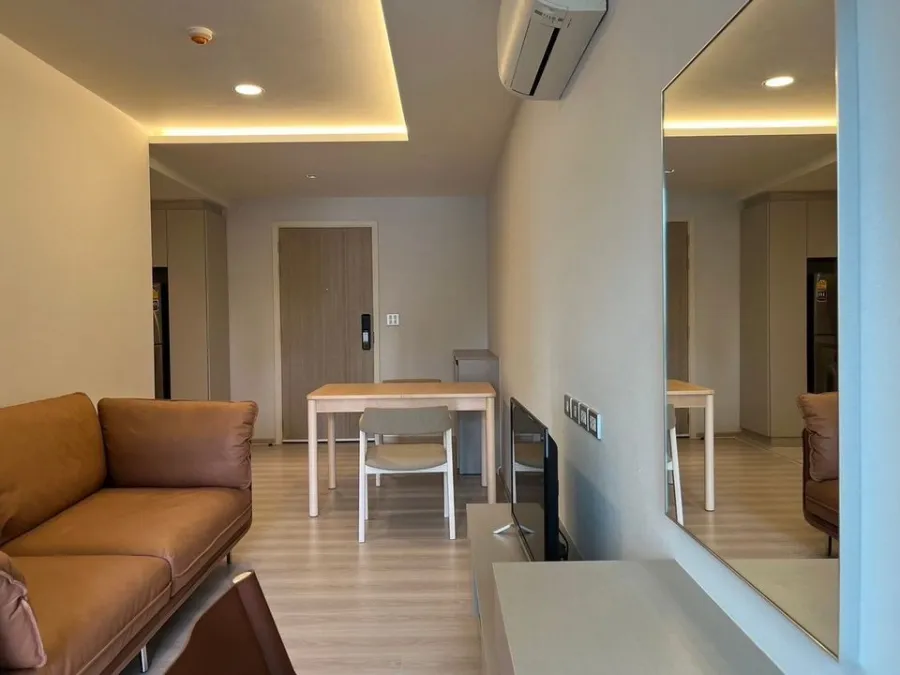 For sale, for rent!! Condo Vtara Sukhumvit 36, corner room, very private. Beautiful wallpaper decoration Hurry and reserve now!!