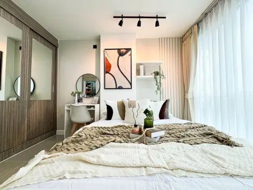 For sale: The Series Udomsuk 29, beautifully decorated room, looks very good, complete furniture, everything included, don't delay.