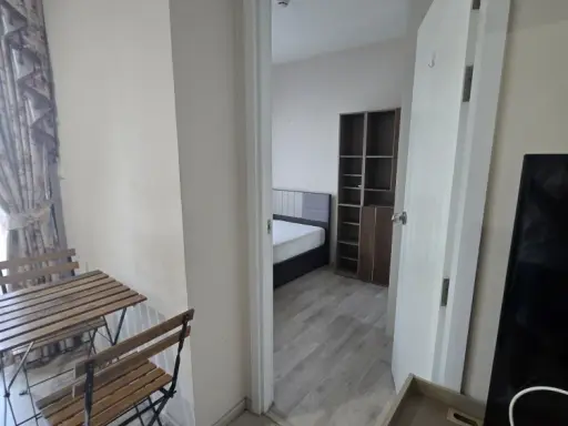 For rent, Plum Condo Central Station, 8th floor, fully furnished. Don't just look, hurry and reserve now.
