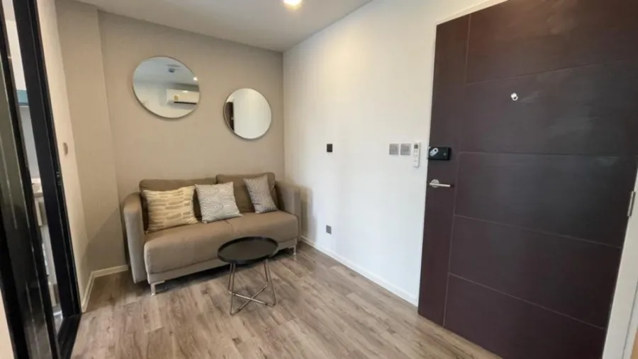 For rent, Brown Condo Huai Khwang, separated rooms, fully furnished, full electrical appliances. Make a reservation and you won't be disappointed.