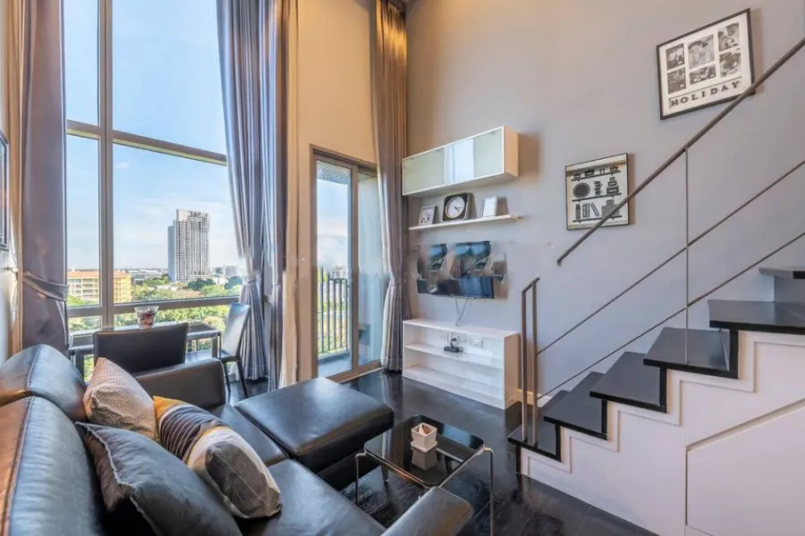 For rent urgently!! Condo Ideo Morph 38, Duplex room, good location, convenient transportation, near shopping areas, book now!!