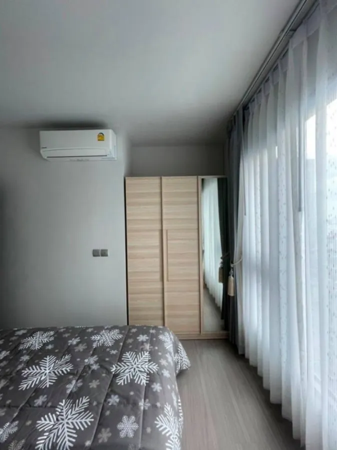 For rent Life Asoke-Rama 9, the room is very spacious, plus the new interior, fully furnished, you can carry your bag and move in.