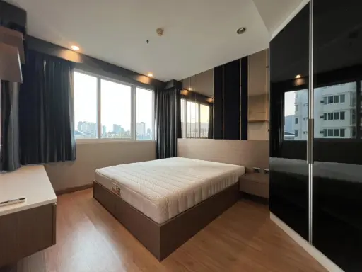 For rent, Supalai Wellington, 7th floor, spacious room, comfortable. Complete with a large Buit-In wardrobe, don't miss it.
