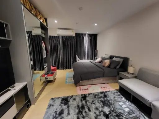 For sale: Supalai Veranda Ramkhamhaeng, Building C, 24th floor, Rajamangala Stadium view, fully furnished, just bring your bags and move in.