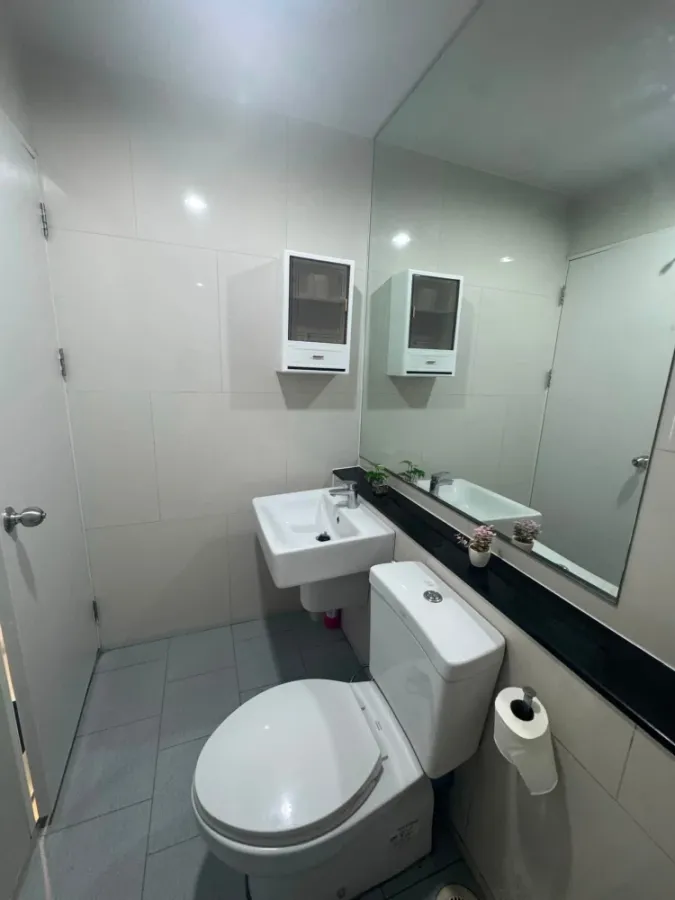 Aspire Erawan condo for rent. Fully furnished, just bring your belongings and move in!