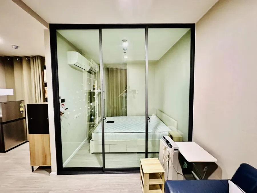 For rent: JW Station @ Ramindra. The room is separated into sections. Fully furnished Not booking is a big mistake.
