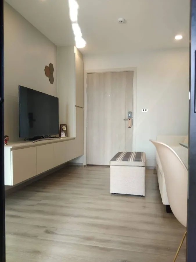 For rent, The Urban Attitude Bearing 14, ready to move in, furniture and electrical appliances, don't wait.