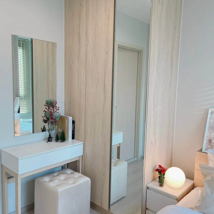 For rent NUE Noble Srinakarin-Lasalle The room is decorated in minimal style, good furniture, big TV, reserve quickly.