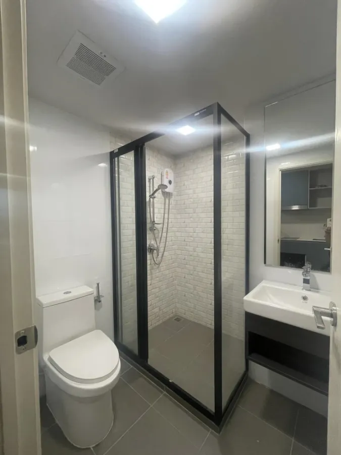 ให้เช่า Atmoz Kanaal Rangsit ห้อง Studio วิวรถไฟฟ้าสายสีแดง เฟอร์นิเจอร์ และเครื่องใช้ไฟฟ้า จองเลย