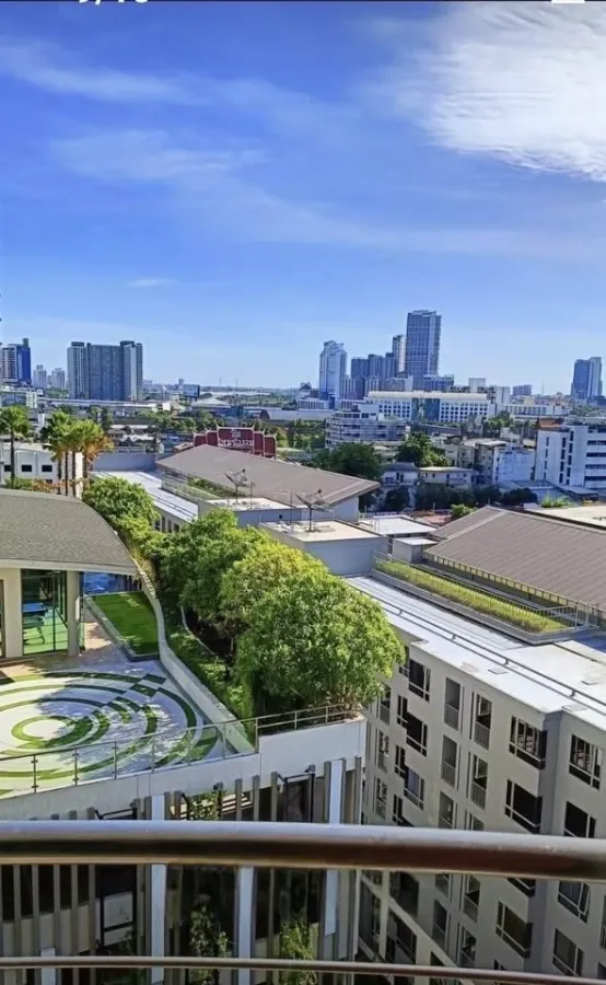 For sale: Supalai Place Sukhumvit 39, a very large usable area, very spacious, airy and open, beautiful city view, meets all needs.
