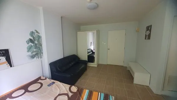 For rent: Lumpini Condo Town, Chonburi - Sukhumvit, studio room, 3rd floor, not very high, very good price, must hurry.
